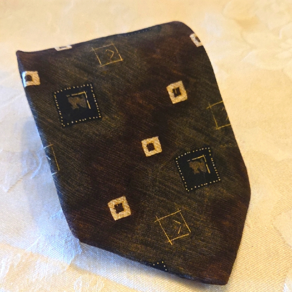 IV Front Vintage Necktie